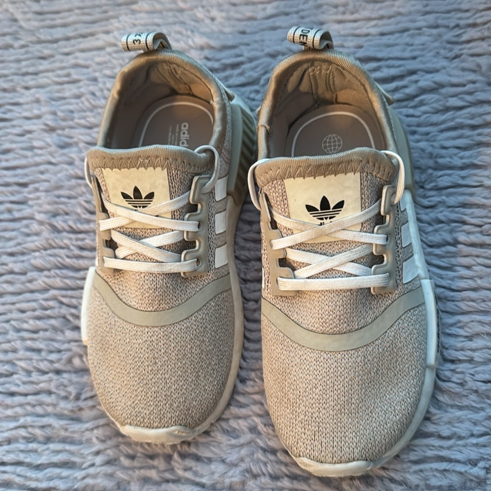 Adidas size 7 1/2 kids sneakers